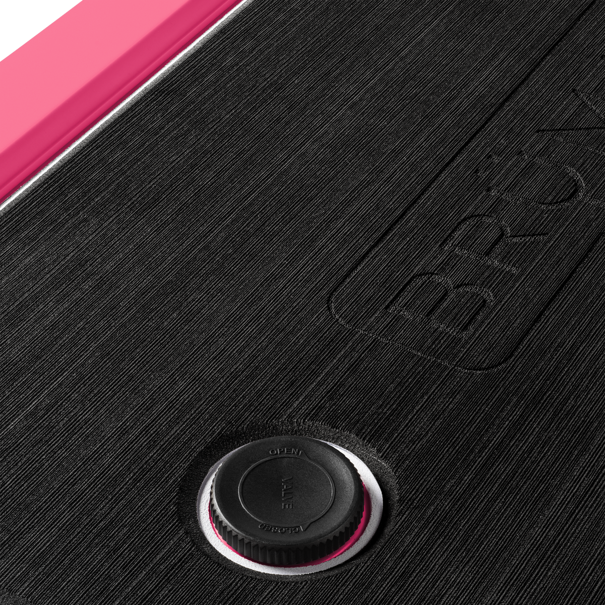 brutank-o2 brutank-55qt-neonpink-vent.png